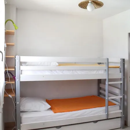 Maison Charmante A Avec Piscine Partagee