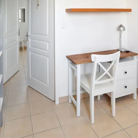 Maison Charmante A Avec Piscine Partagee