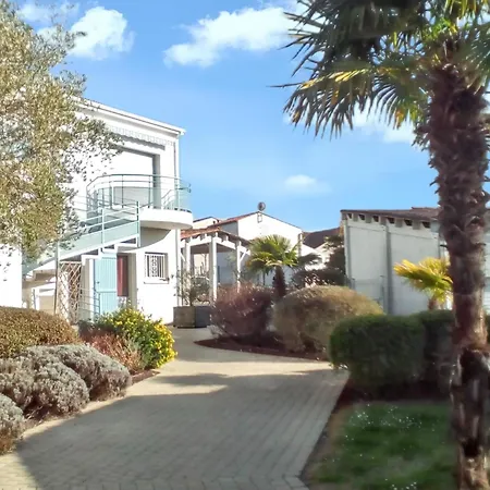 Prázdninový dům Maison Charmante A Avec Piscine Partagee Vaux-sur-Mer
