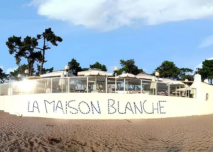 Maison Charmante A Avec Piscine Partagee * 福克斯索梅尔