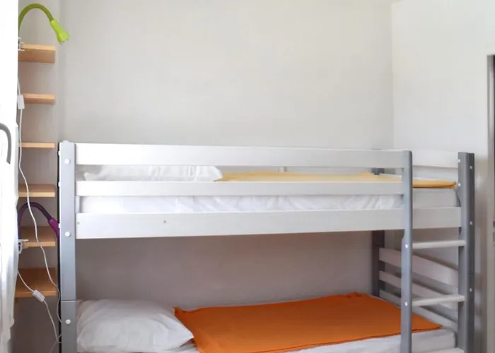 Maison Charmante A Avec Piscine Partagee