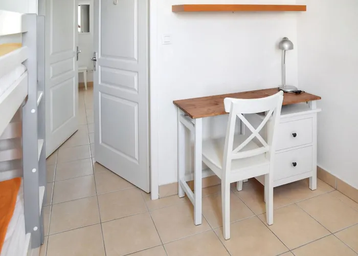 Maison Charmante A Avec Piscine Partagee