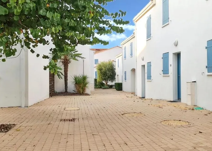 Maison Charmante A Avec Piscine Partagee *