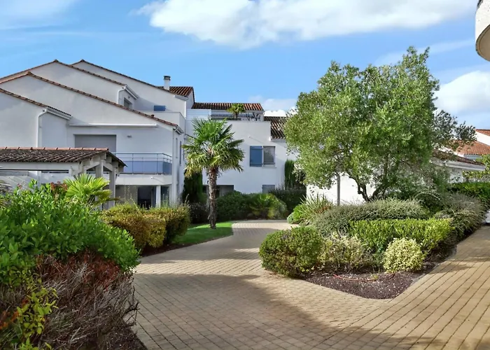 度假居 Maison Charmante A Avec Piscine Partagee