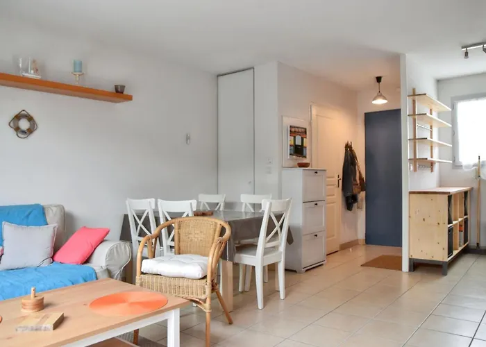 Maison Charmante A Avec Piscine Partagee 度假居 *