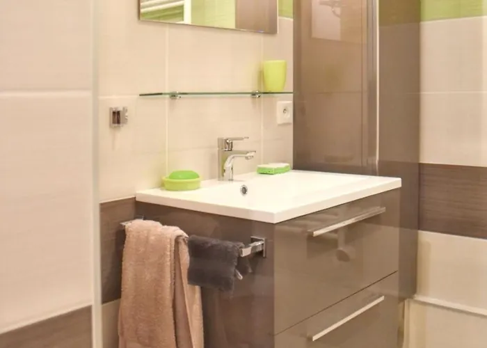 Maison Charmante A Avec Piscine Partagee * 福克斯索梅尔