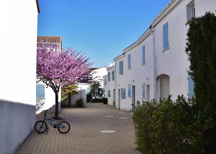 度假居 Maison Charmante A Avec Piscine Partagee *